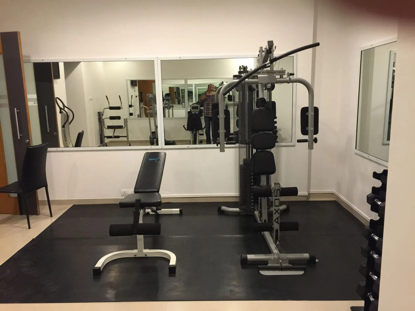 Hi5 Hotel & Experience