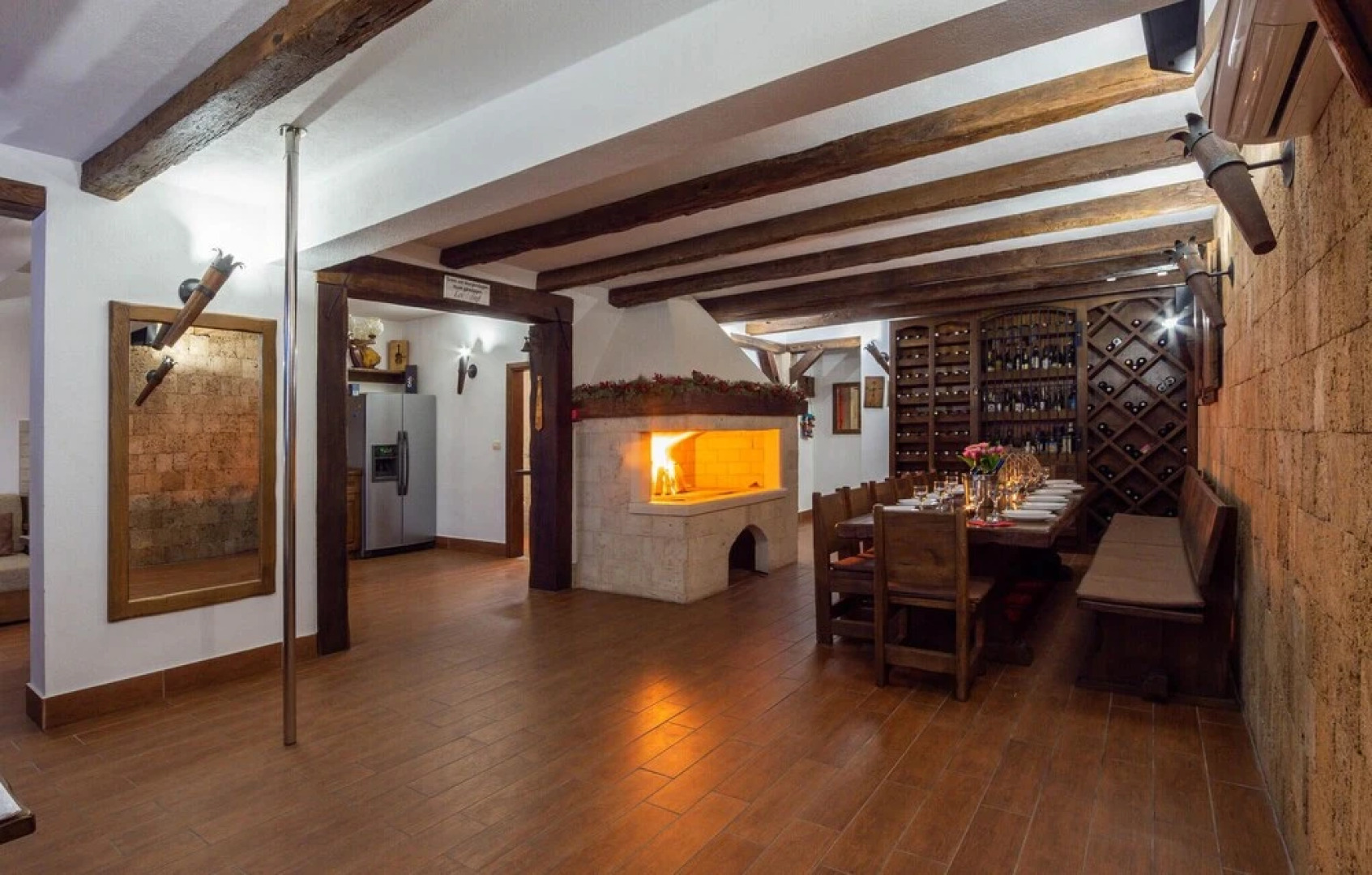 Beautiful Home in Makarska With Wifi and 7 Bedrooms