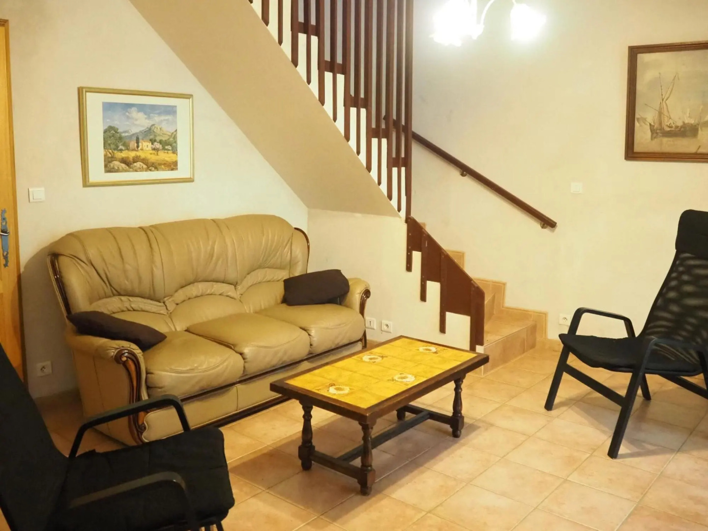 Country House With Private Terrace, Beaucaire