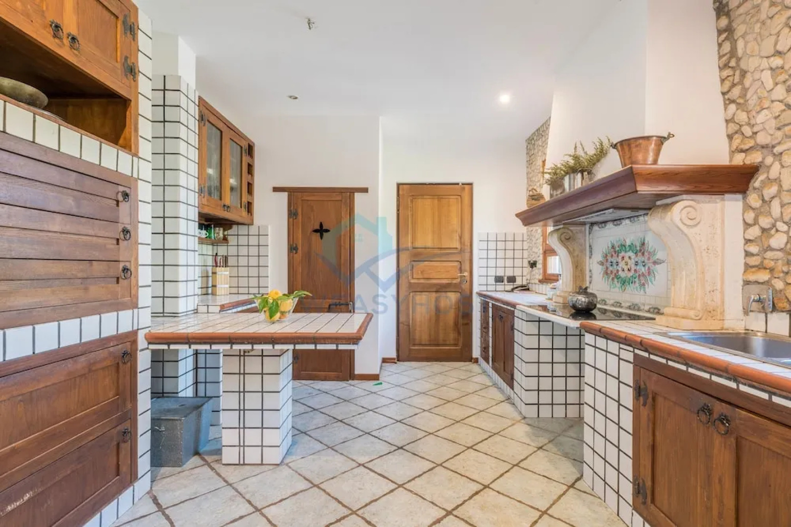 New Refined Villa Rayskaya In Monte Compatri