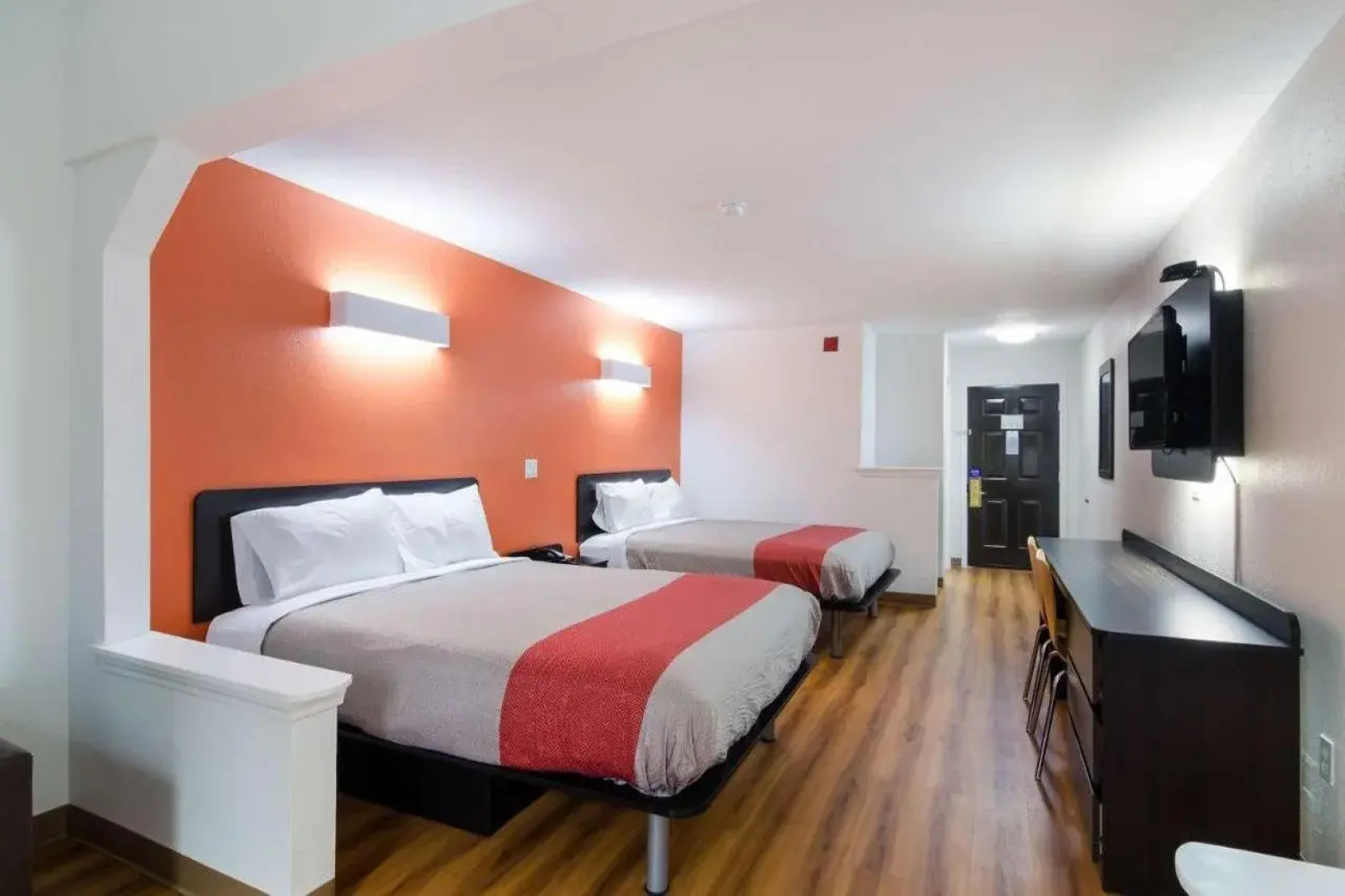 Deluxe Inn & Suites - Moss Point