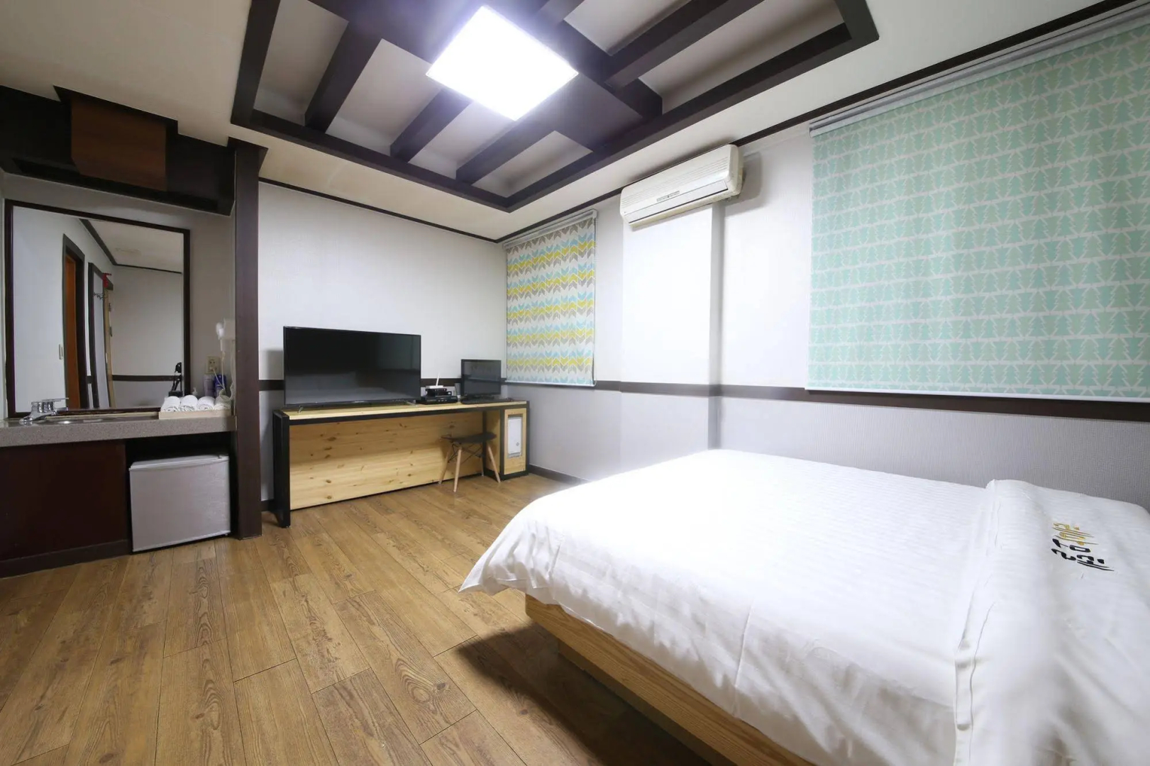 Theme Motel