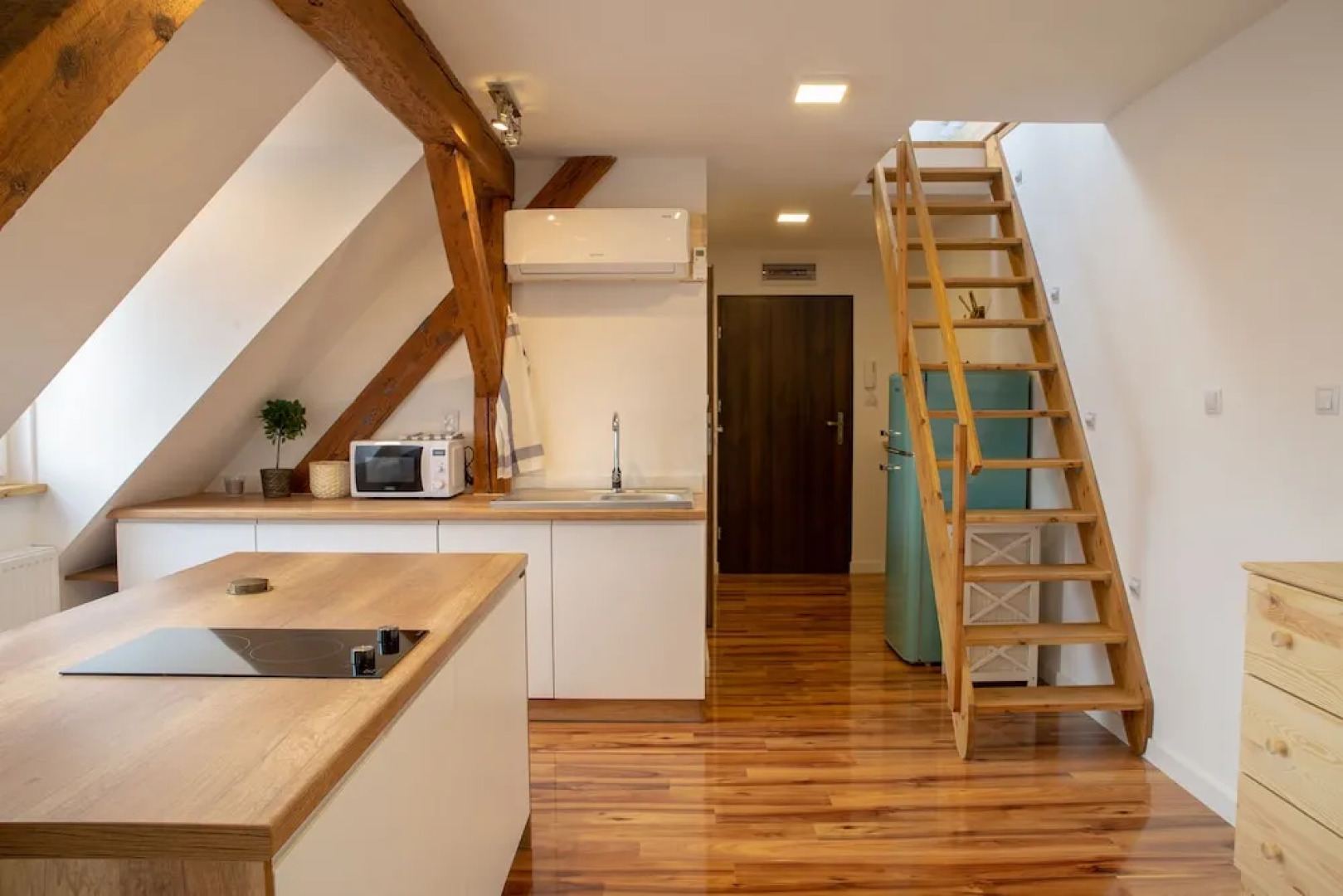 Lazy Days Attic City Center