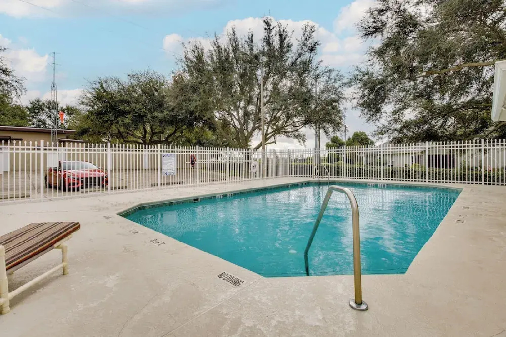 20 Mi to Disney: Condo w/ Pool Access in Clermont!