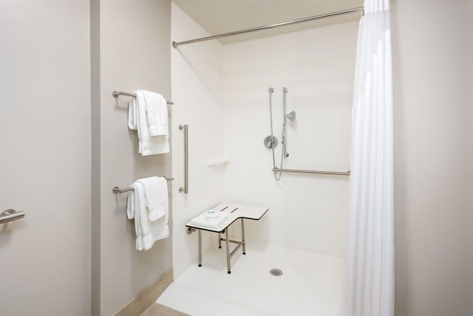 Regency Inn And Suites