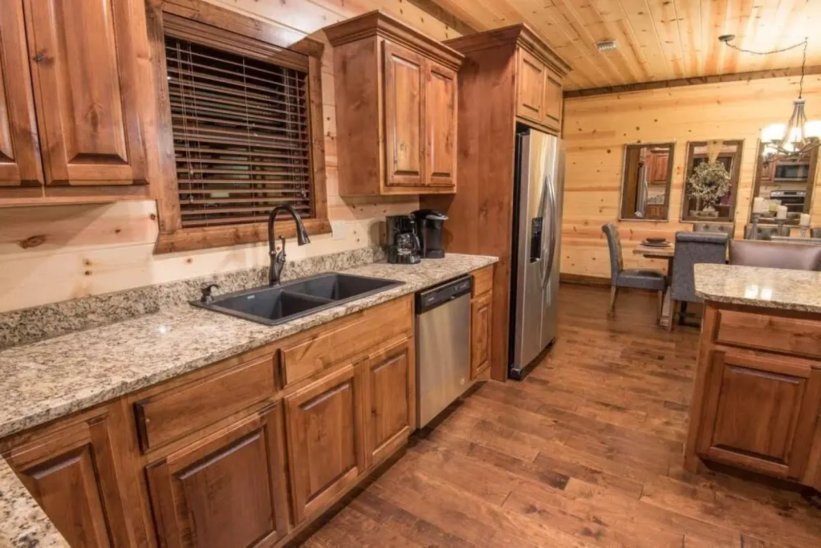 Simmer Down Lodge - 5 Br Cabin