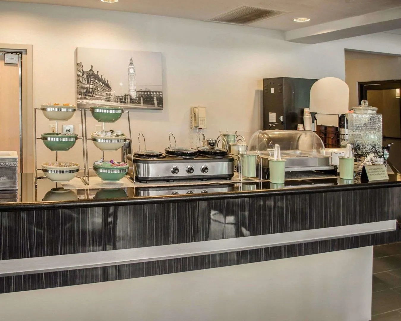 Quality Inn & Suites at Airport Blvd I-65