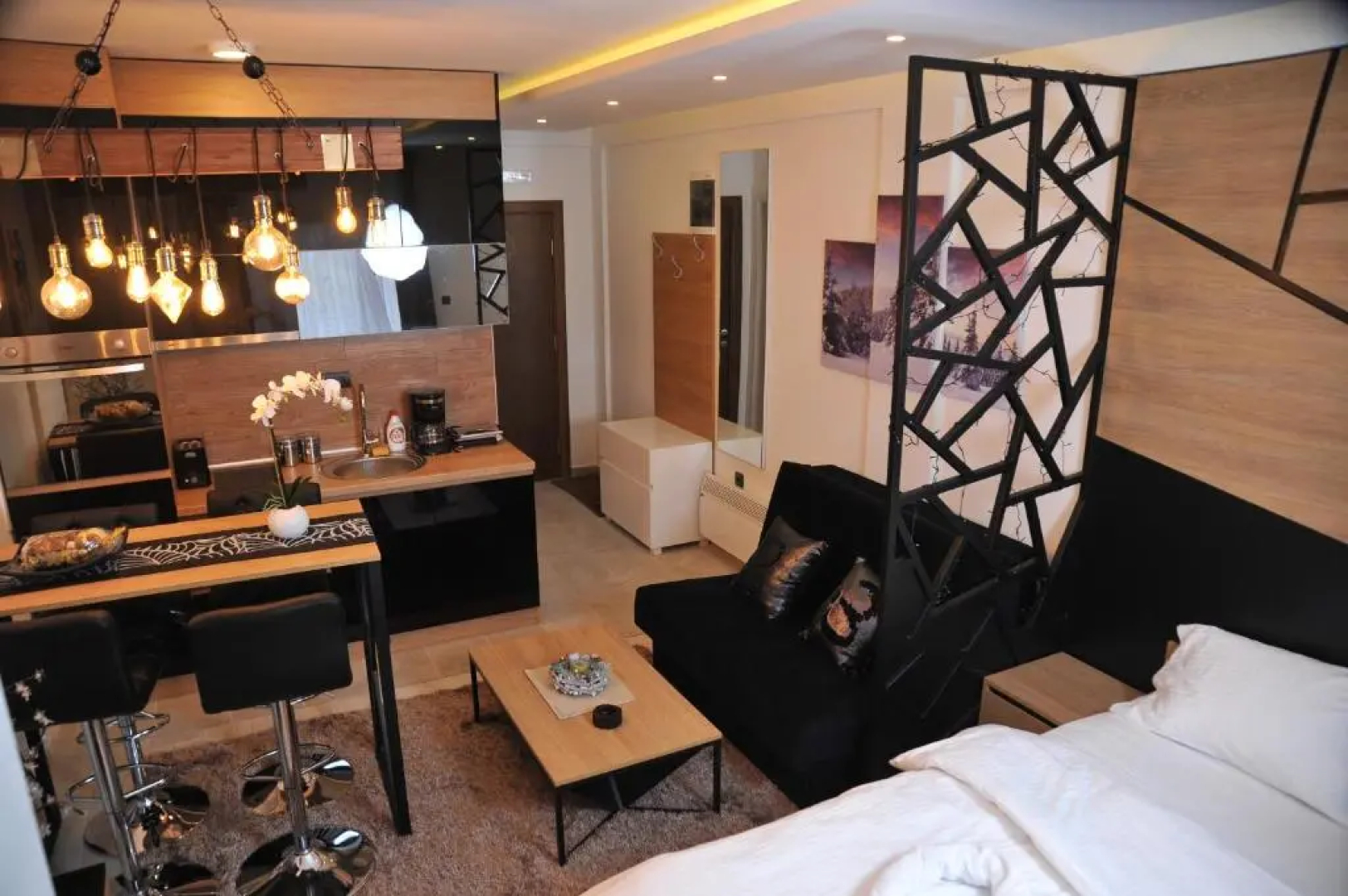 Milmari boutique, S3 lux
