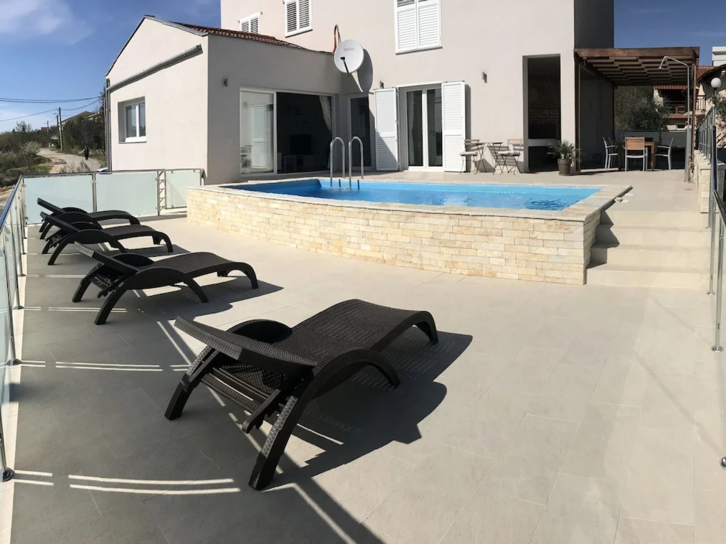 Inviting Holiday Home in Jasenice - Maslenica With Garden