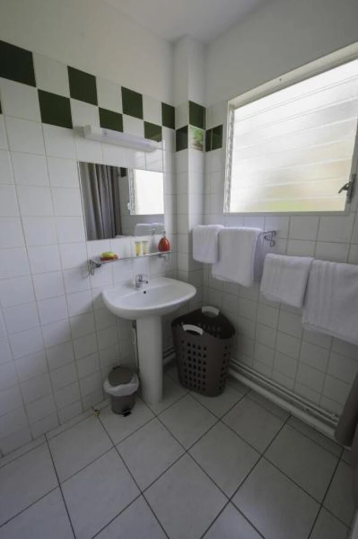 Apartment With one Bedroom in Le Gosier, With Wonderful sea View, Encl