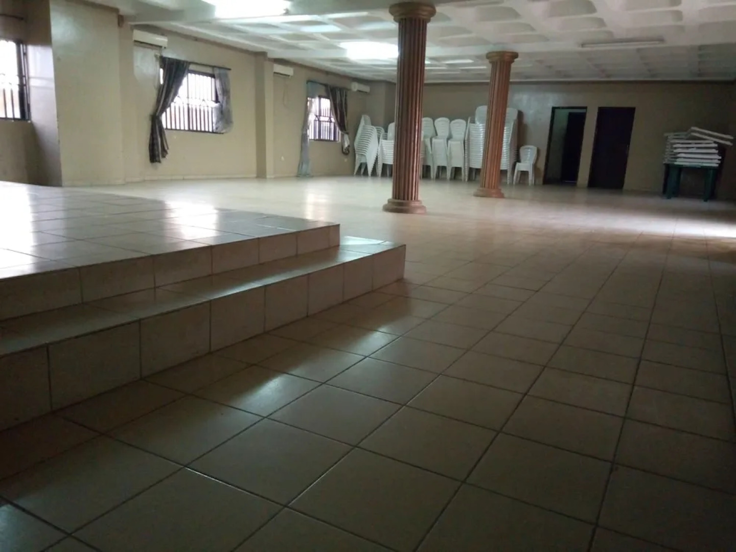 Hail Henrietta Hotel