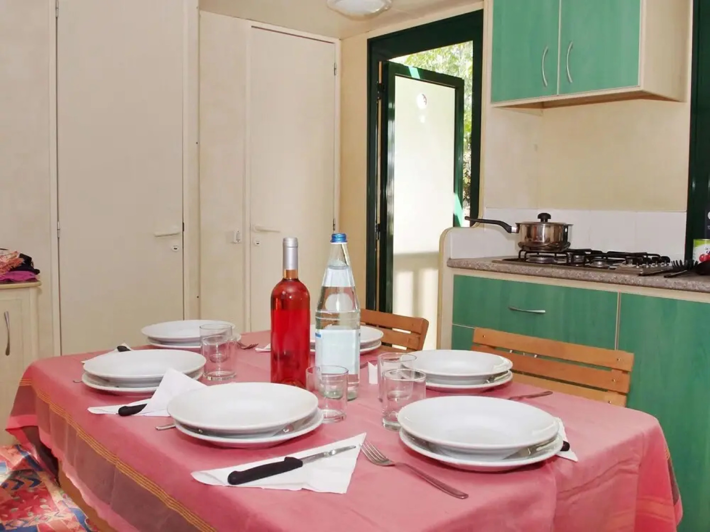 Balatontourist F red Balatonf red