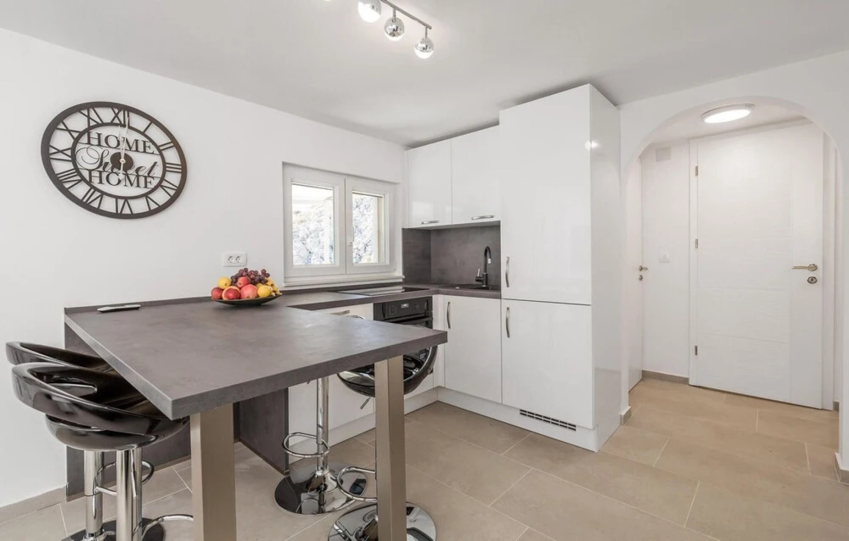 Amazing Home in Cesarica with Outdoor Swimming Pool, Hot Tub & 5 Bedrooms