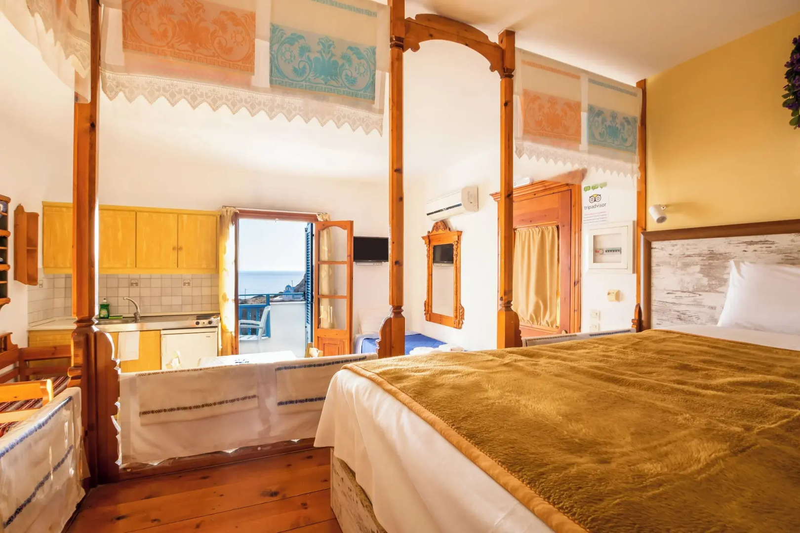 Arhontiko Hotel