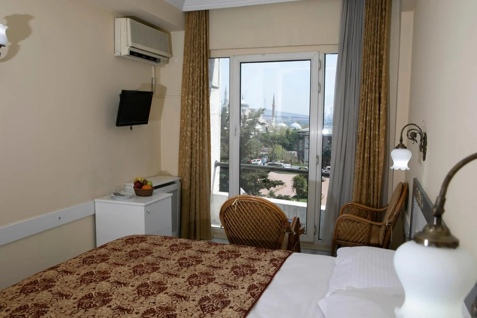 Hali Hotel