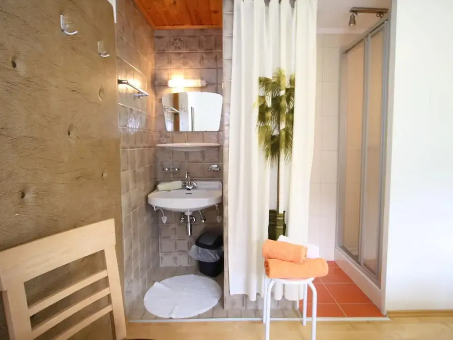 Cozy Apartment in Niedernsill Near Lake