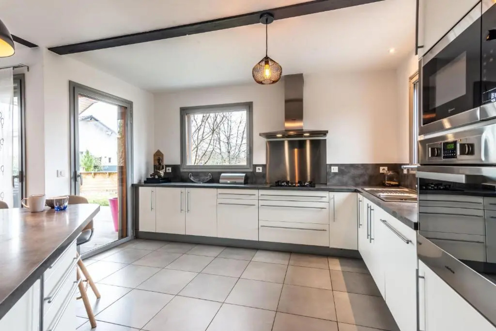 Villa tout confort - Piscine - Montagnes - Lac - Parking