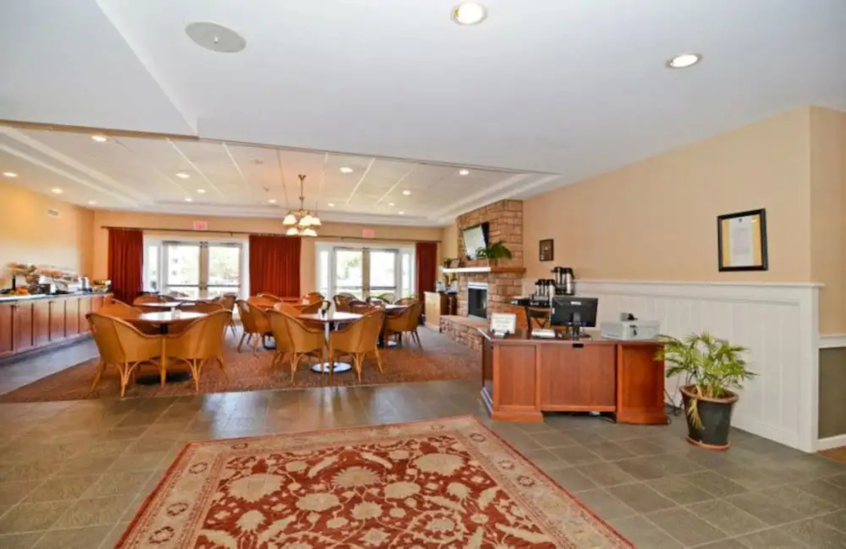Rivertide Suites Hotel