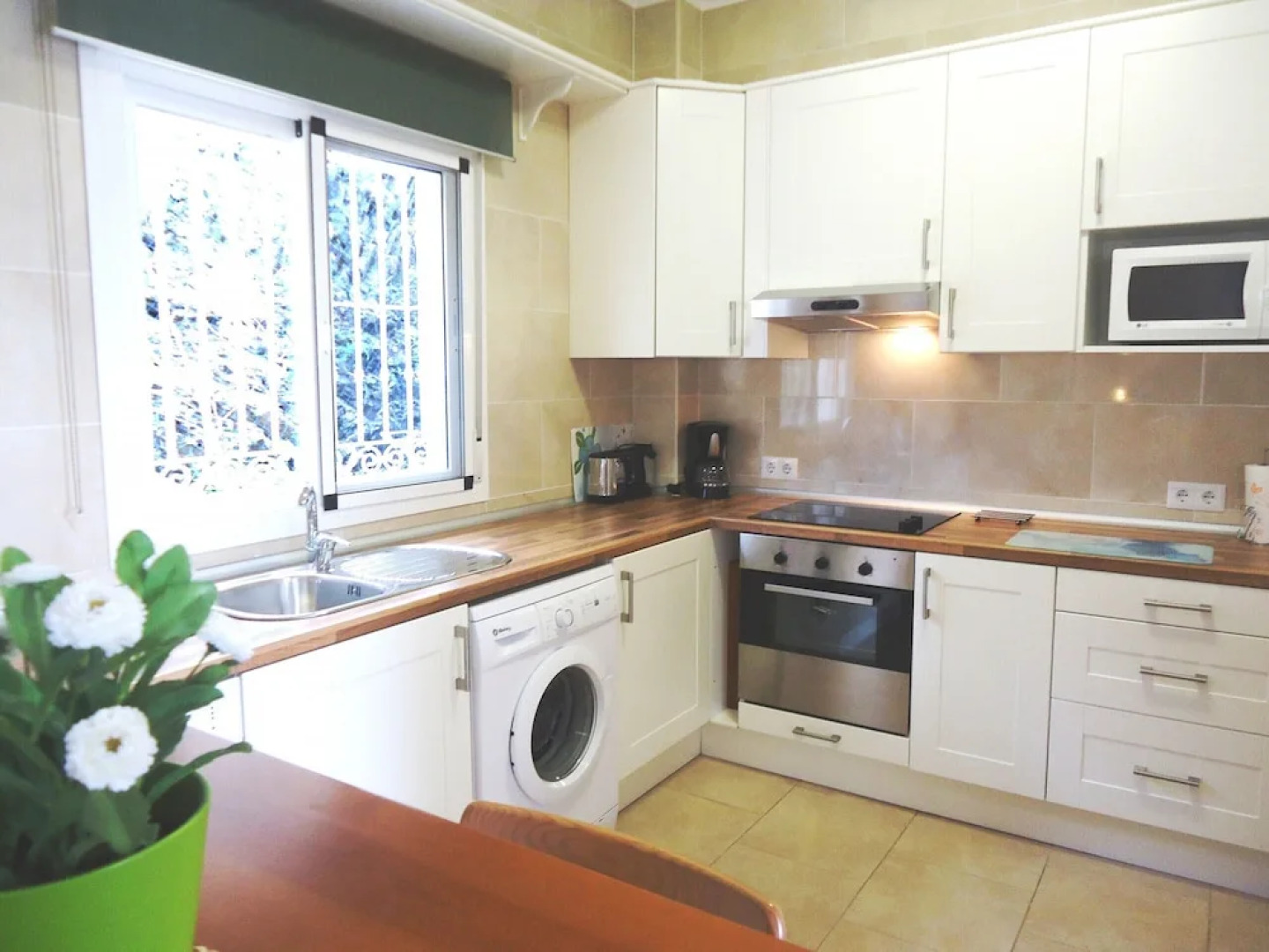 1051 Villa Al-andalus