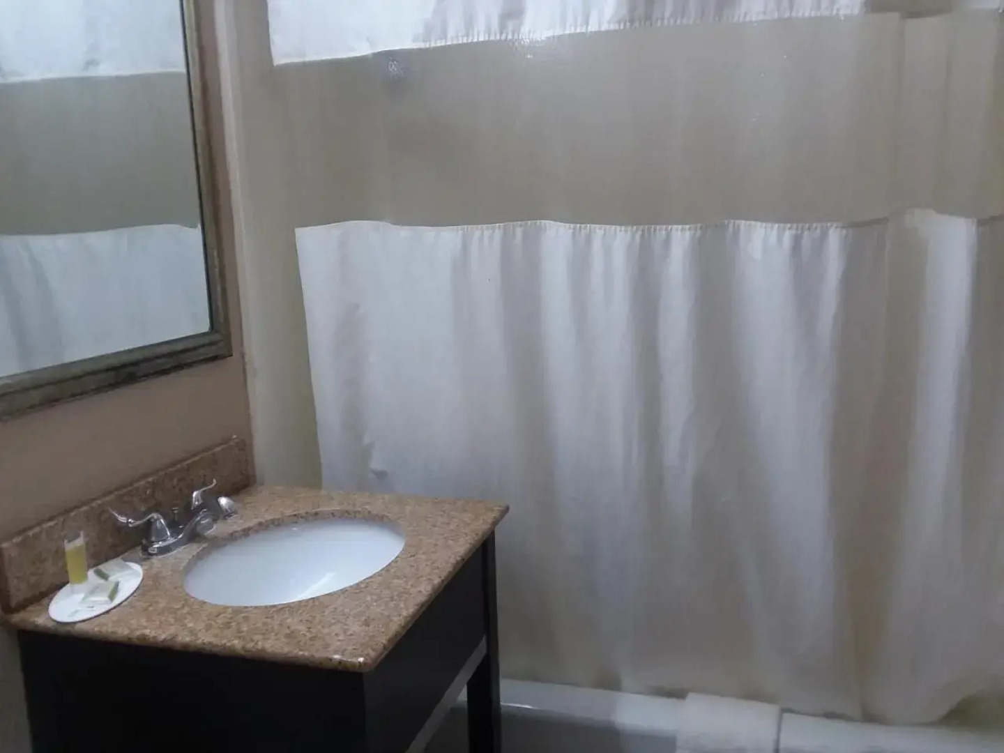 Howard Johnson Express Inn - Lake Charles