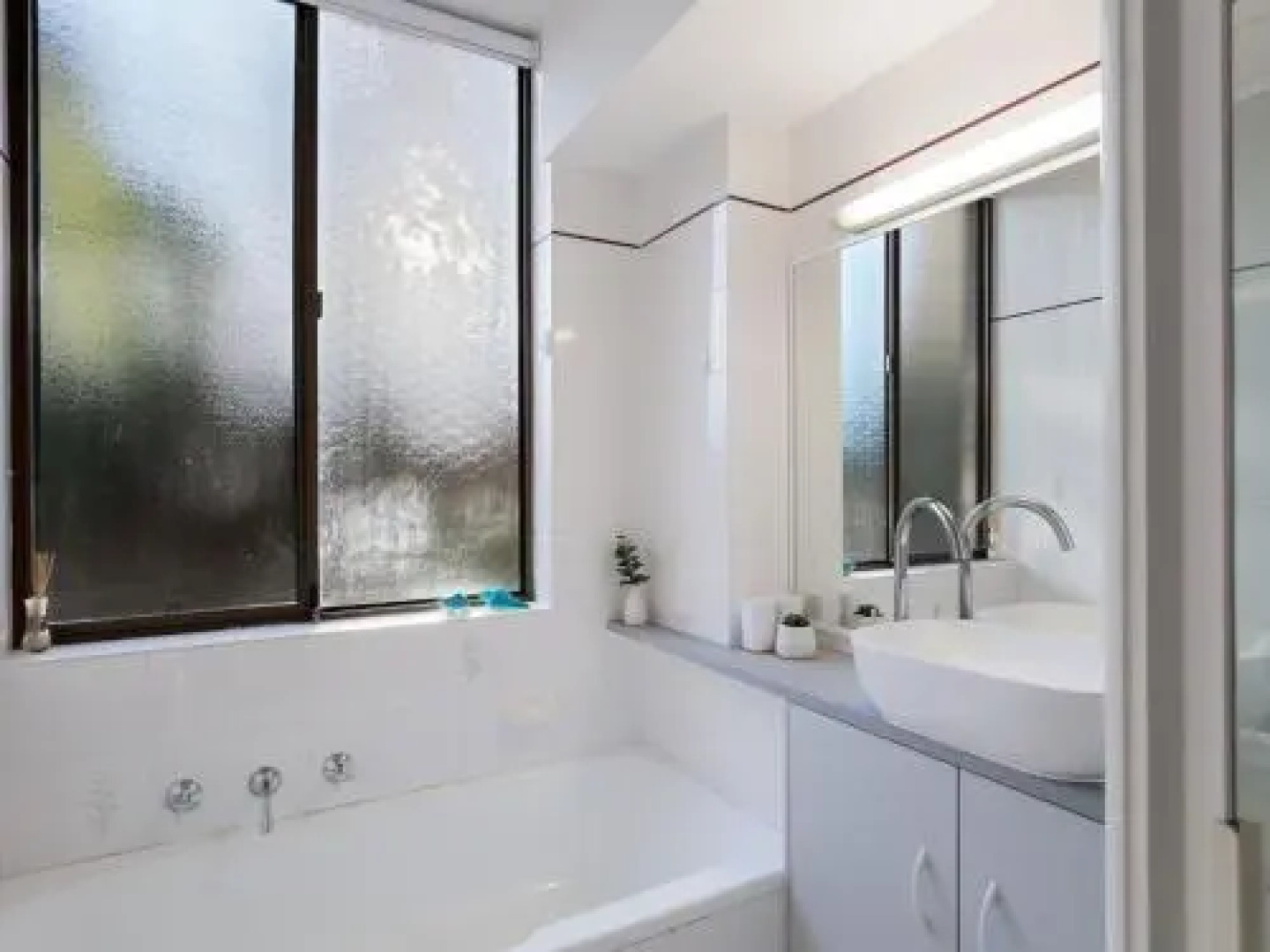 4 'Harbourside' 3-7 Soldiers Point Road - Ground Floor On The Waterfront