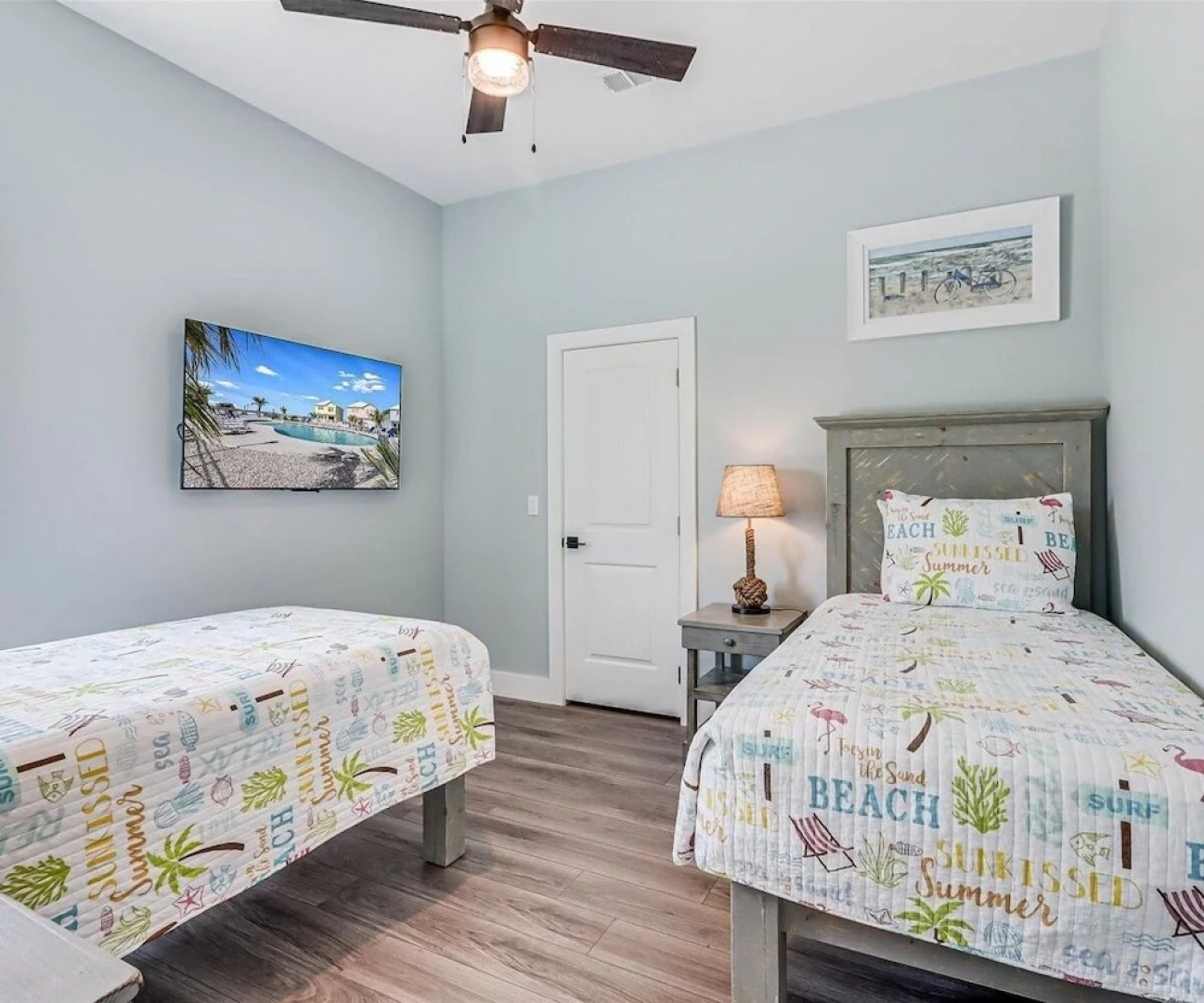 Sunshine And Flip Flops Sp114 4 Bedroom Home by RedAwning