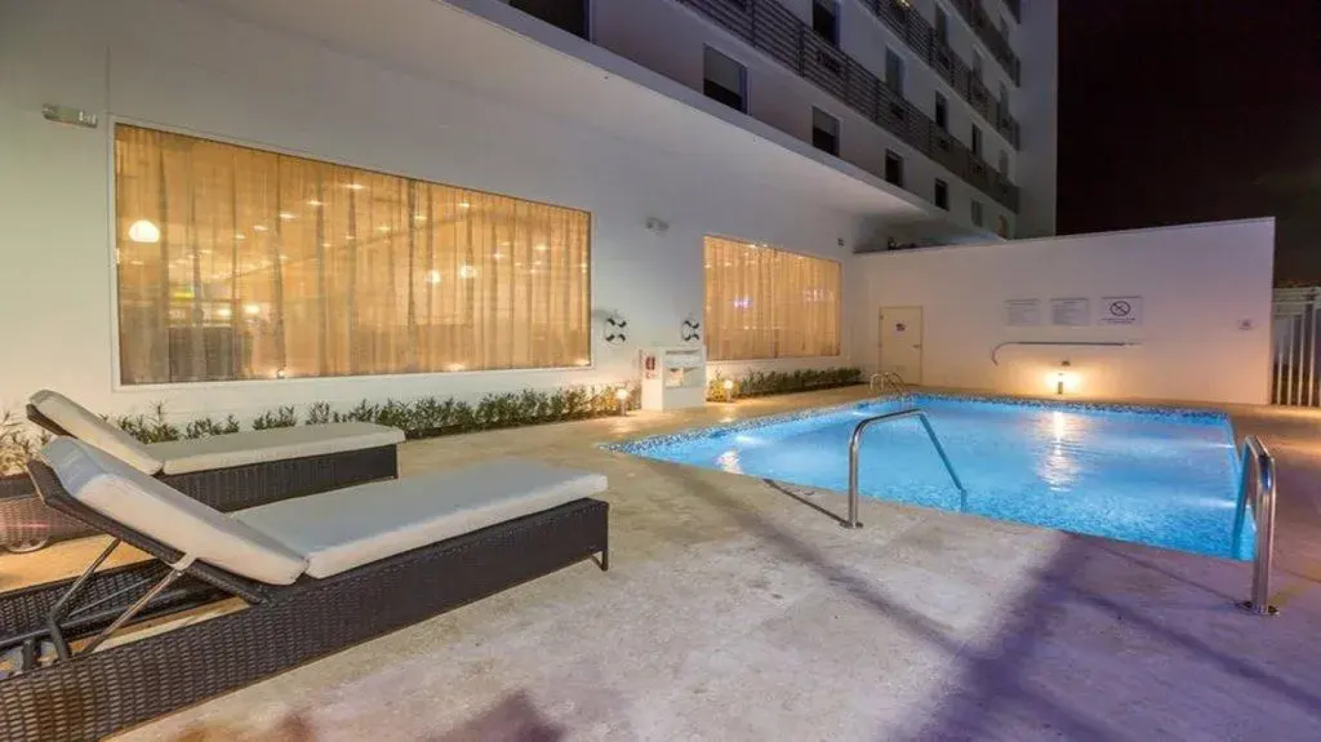 Holiday Inn Express & Suites Miami Airport East by IHG