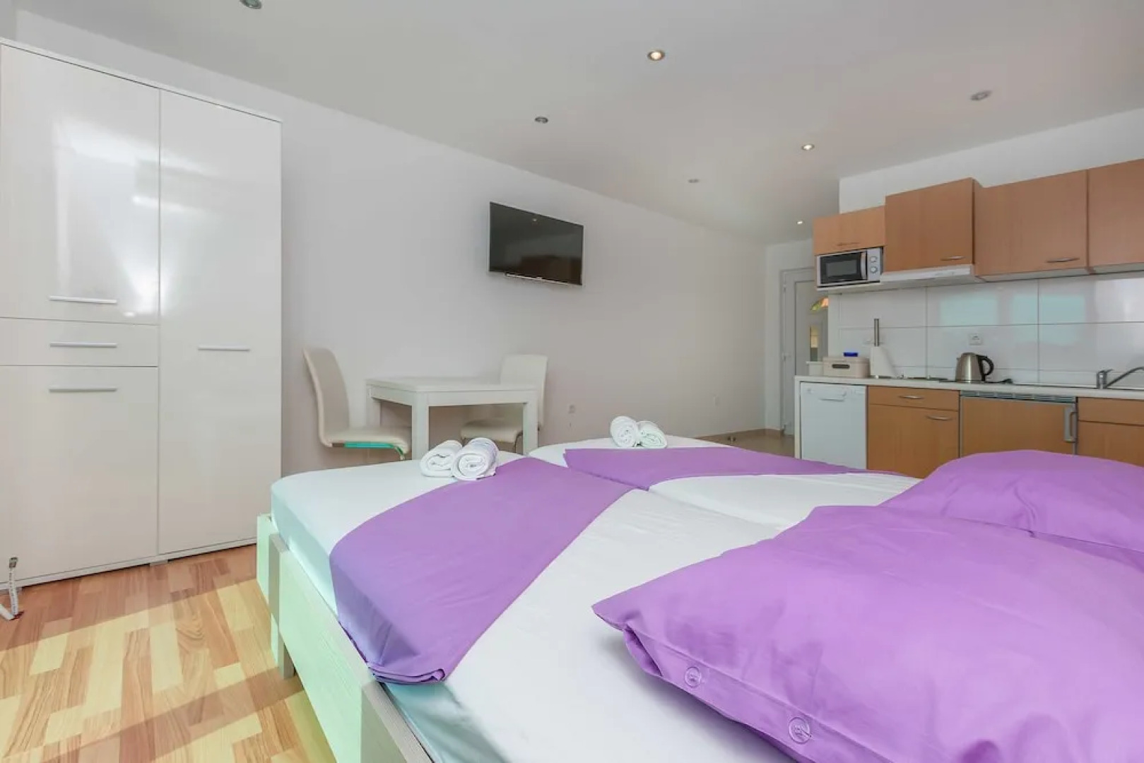 Apartments Road star