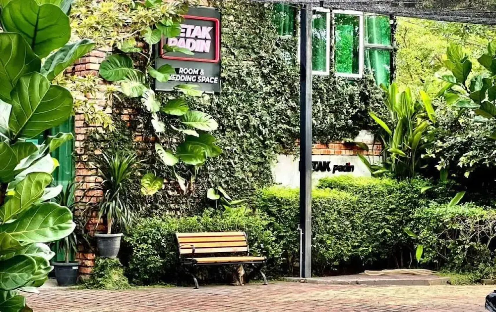 Petak Padin Cottage by The Pool