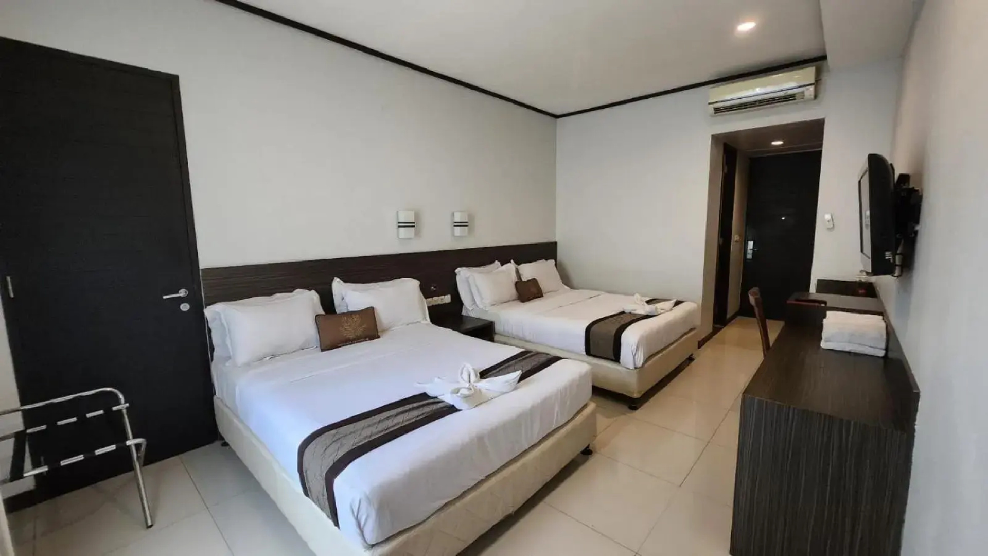 Summer Hills Hotel