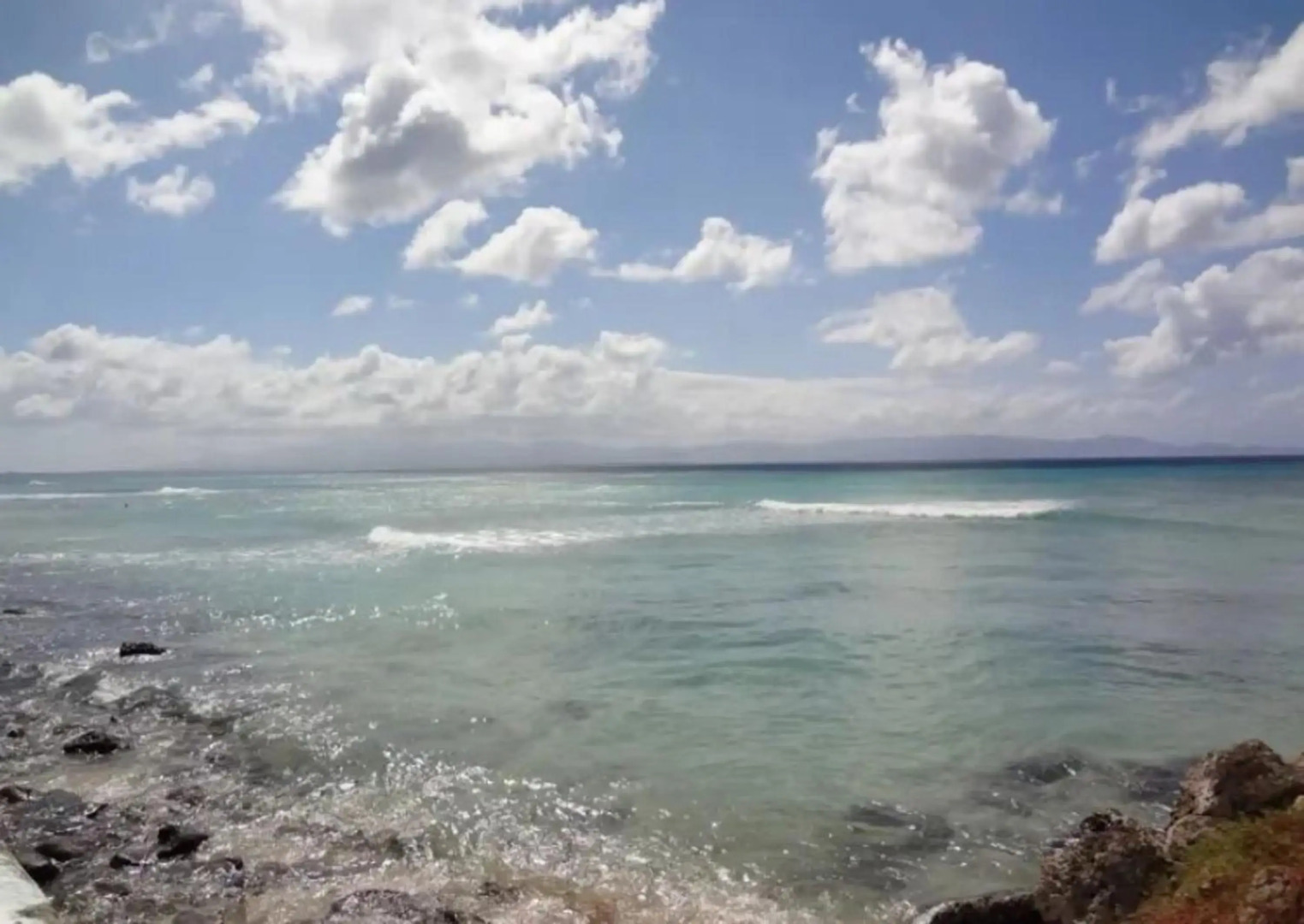 Maison de 3 chambres avec terrasse amenagee et wifi a Port Louis
