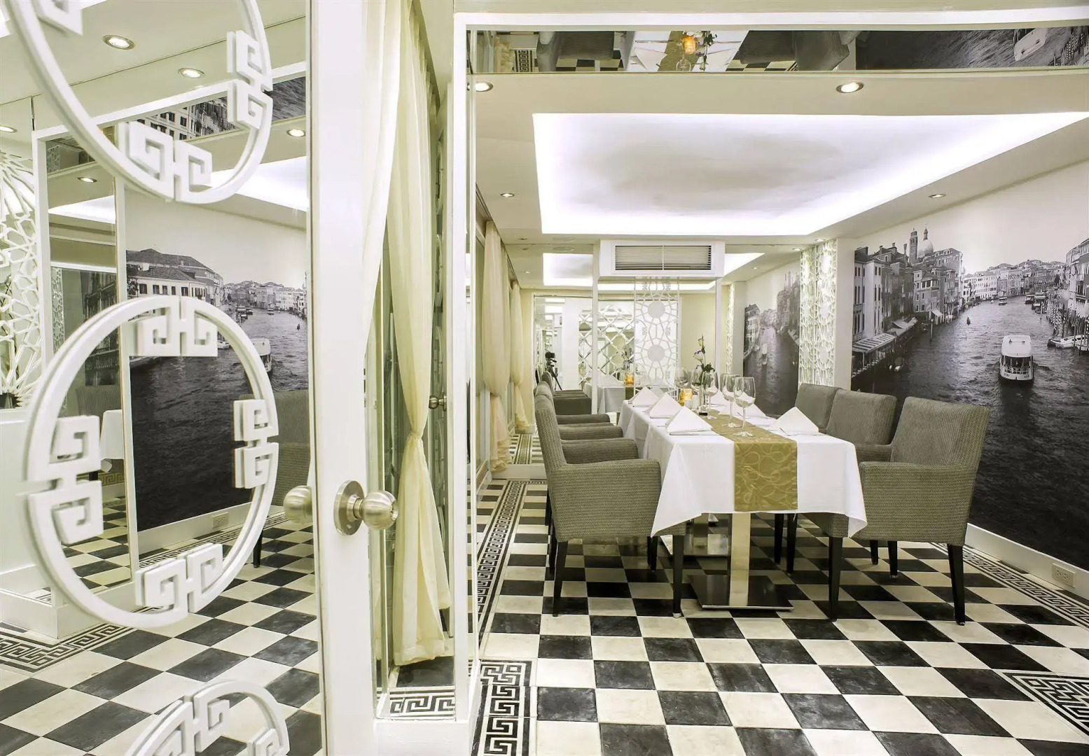 Minerva Church Hotel