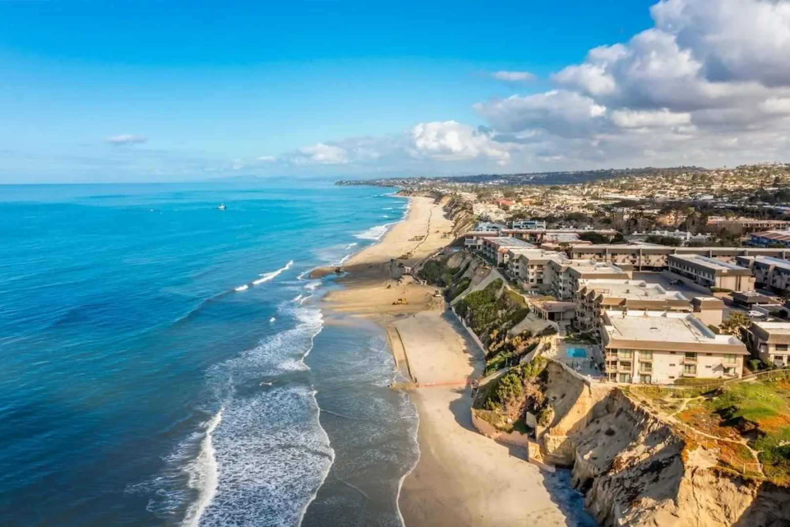 Dmbc 823b 2 Bedroom Condo by RedAwning