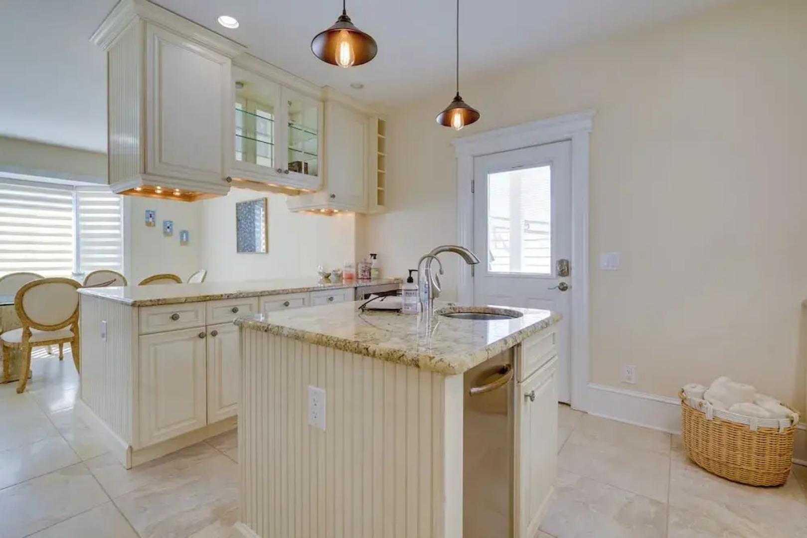 Ventnor City Retreat ~ 1 Block To Boardwalk!