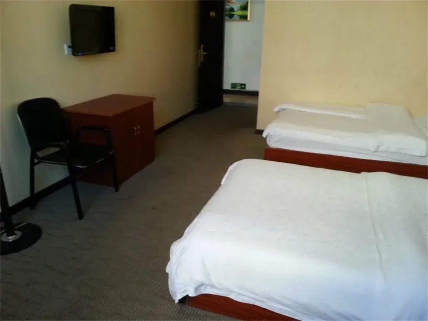 Tiny Jiangnan Hotel