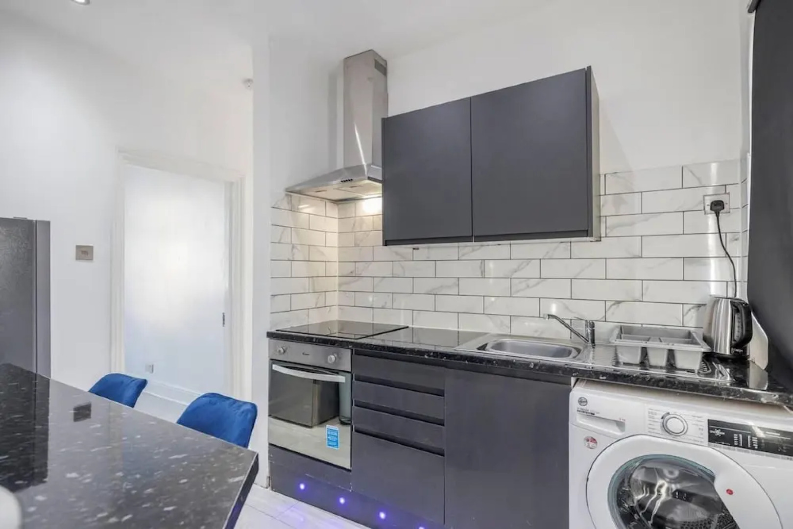 Stunning Top 2 Bed Flat Tilbury Central Location