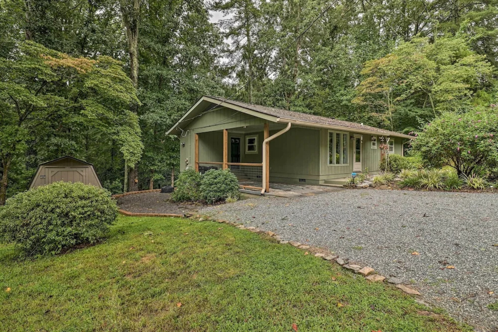 Peaceful Pisgah Forest Cottage w/ Fire Pit!