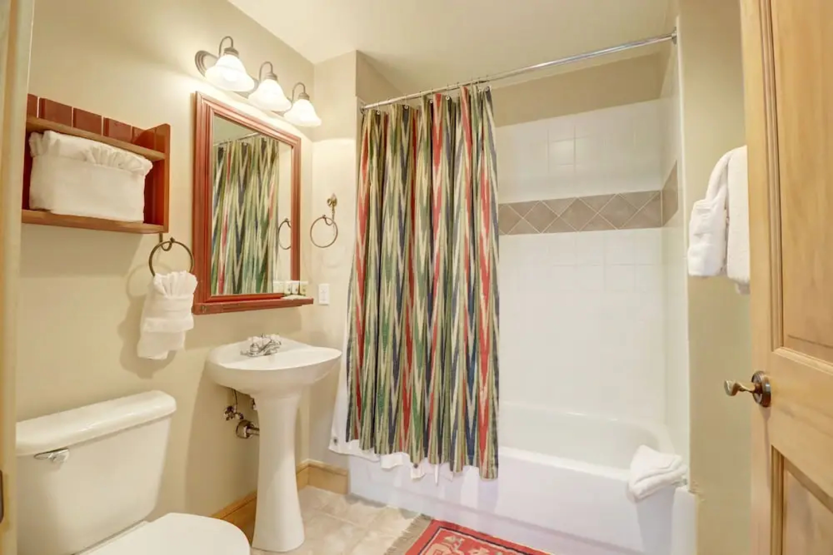 Newly Remodeled, Open Layout, with Incredible Views - CS302 by RedAwning