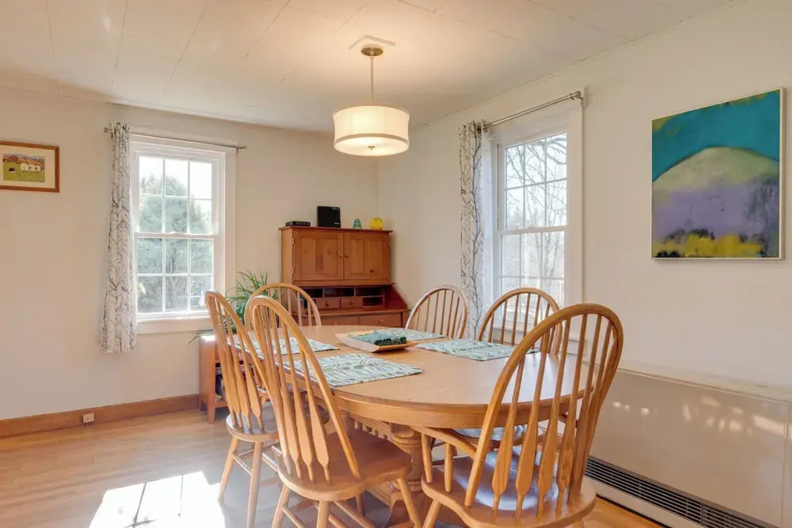 Charming Farmhouse: Walk to Village + Trails!