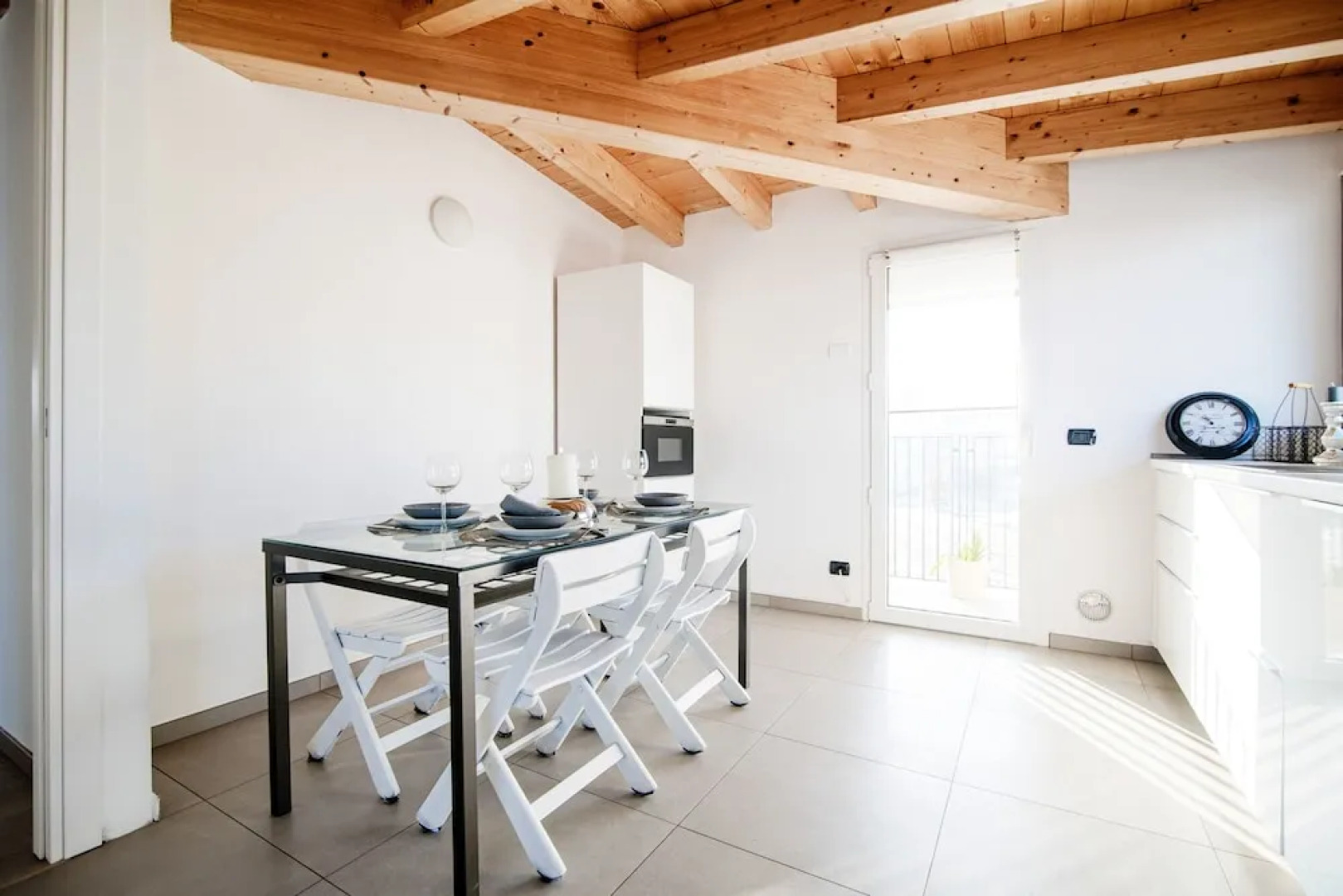 MyHomeInComo -  White Attic