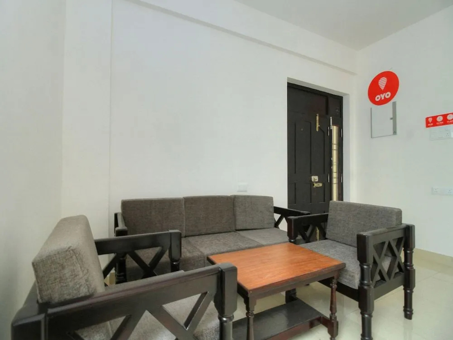 OYO 13943 Home Modern 2BHK Boat House