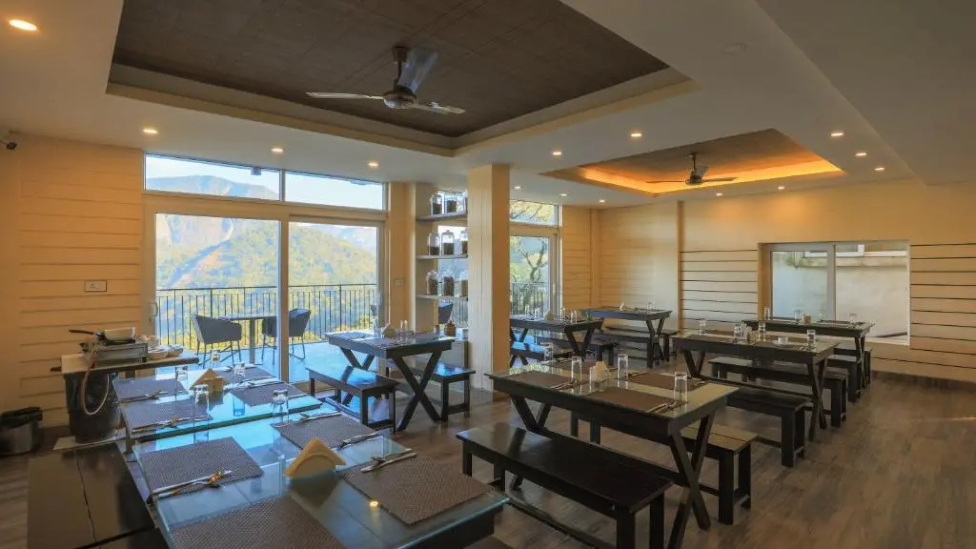 Shola Crown Resort - Munnar