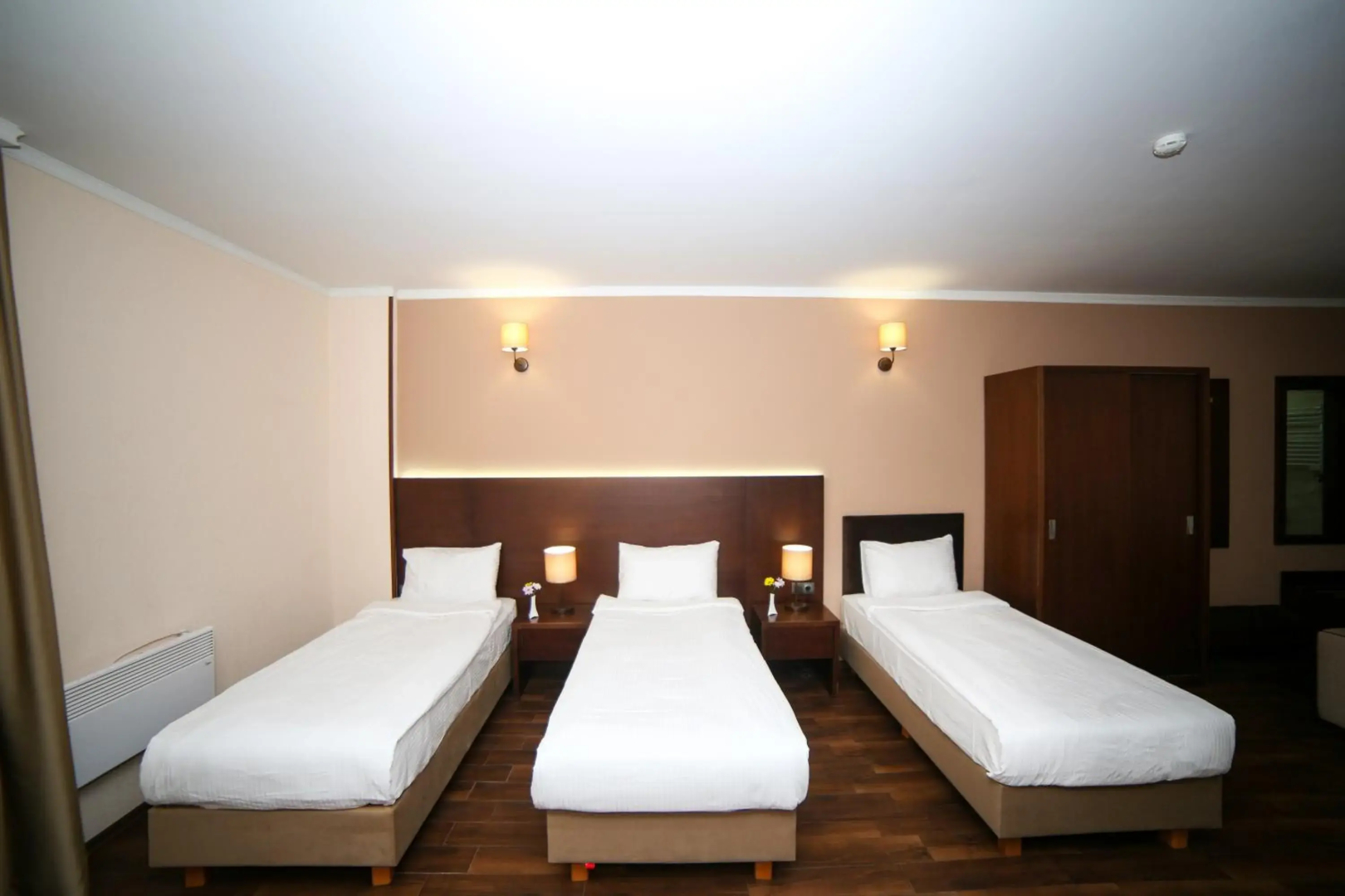 Отель Corner Inn