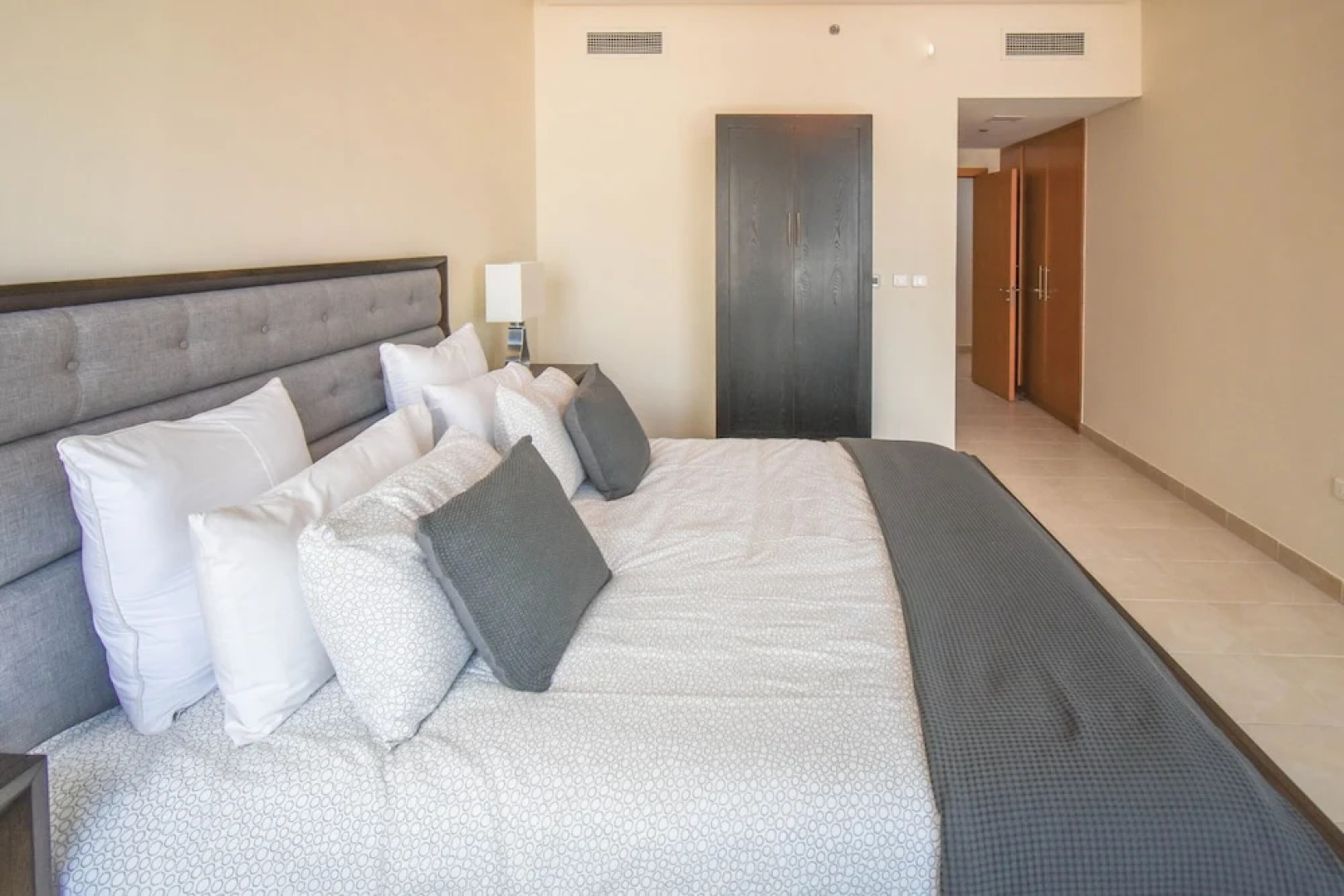 Airbetter - Madina Tower Cluster O JLT