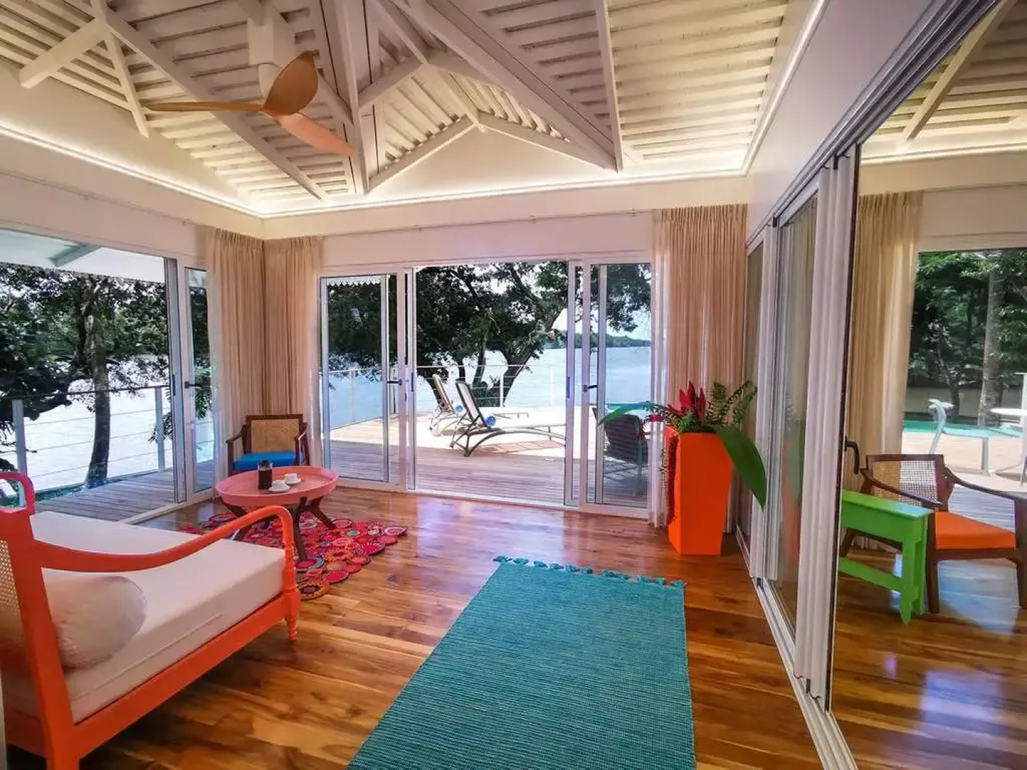 Tortuga Lodge