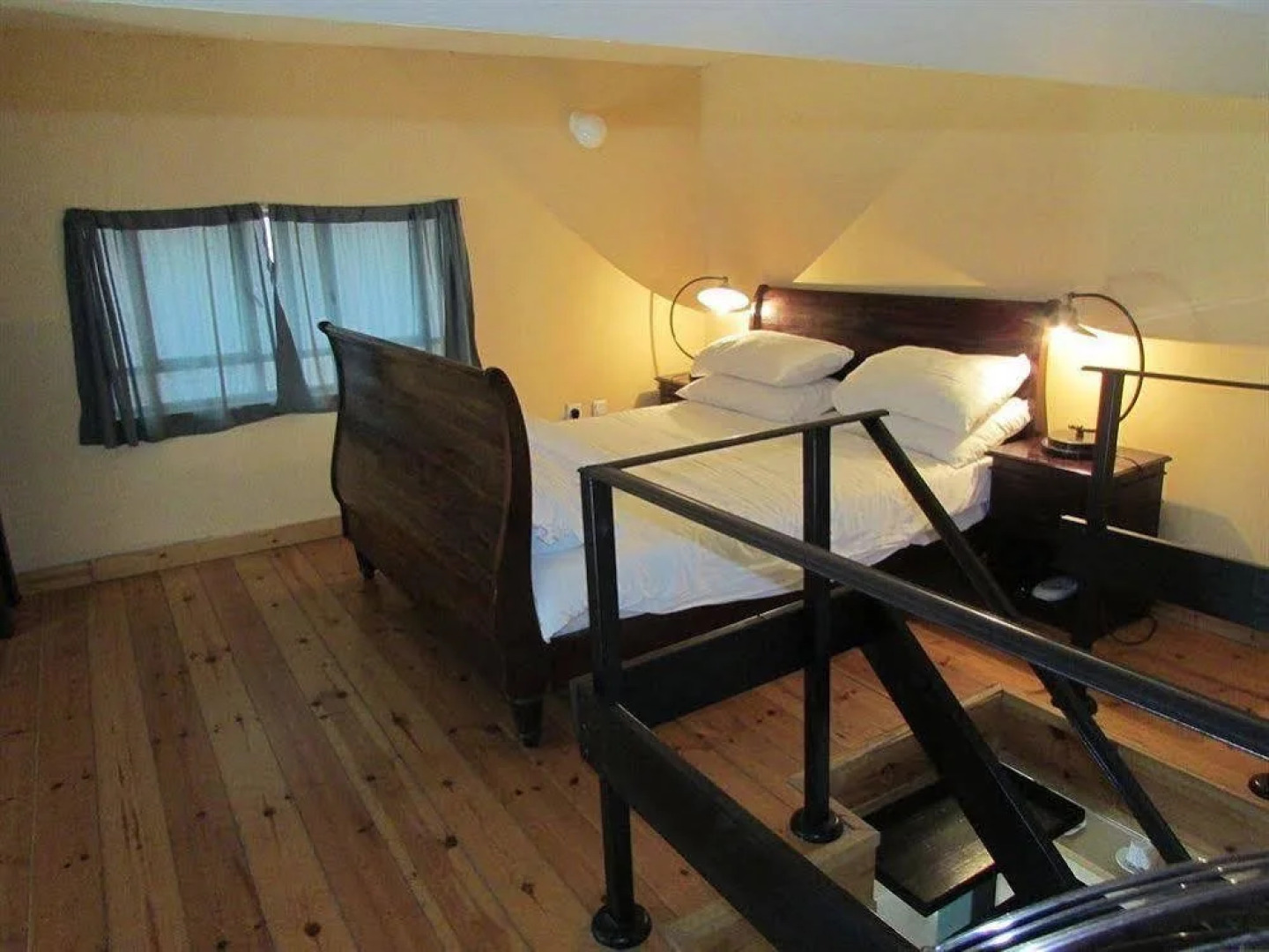 Nina Cafe Suites Hotel