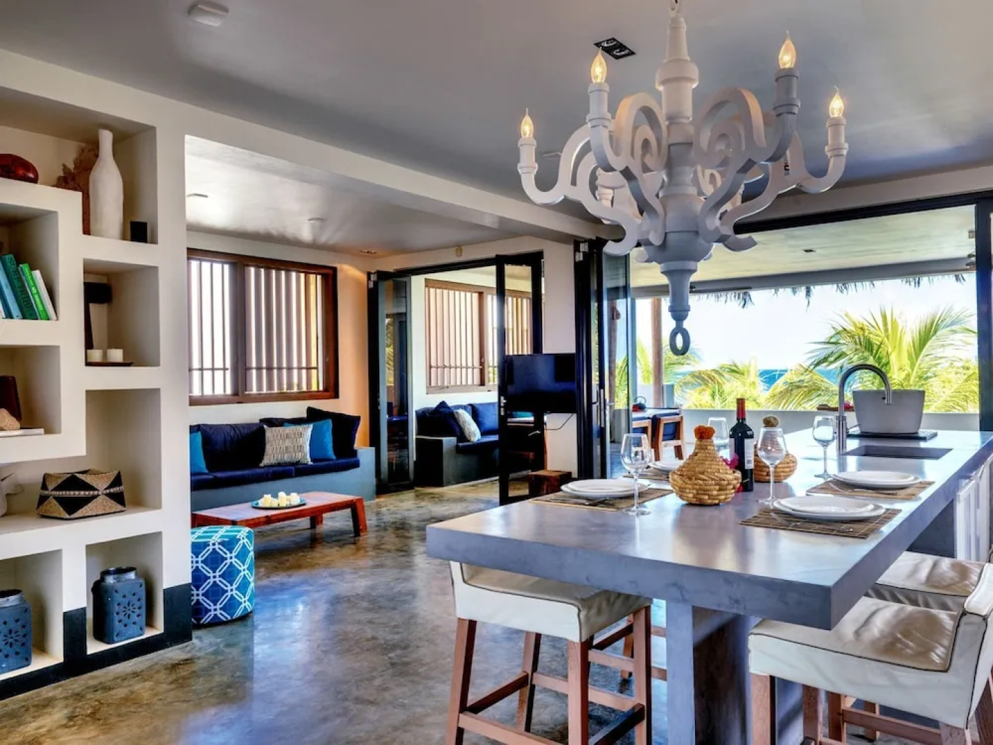 Lavish Villa by the Sea in Kralendijk With Pool