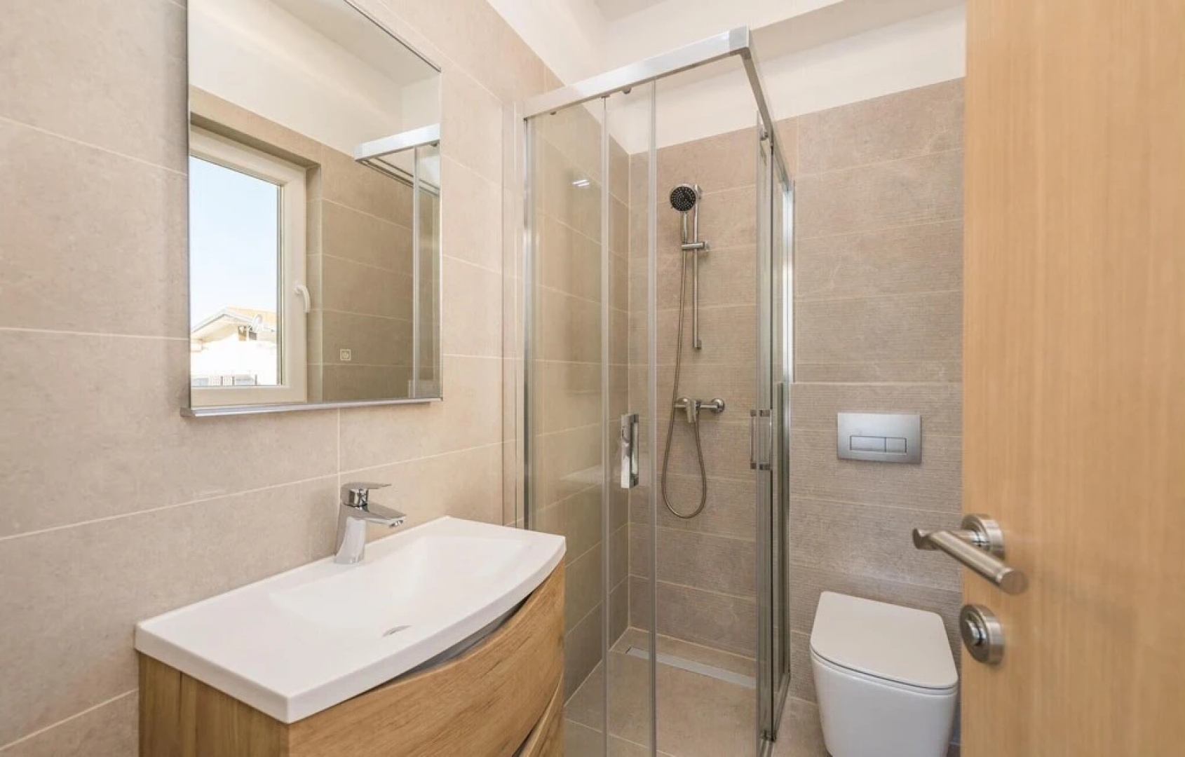 Amazing Home in Vrsi With 3 Bedrooms and Wifi