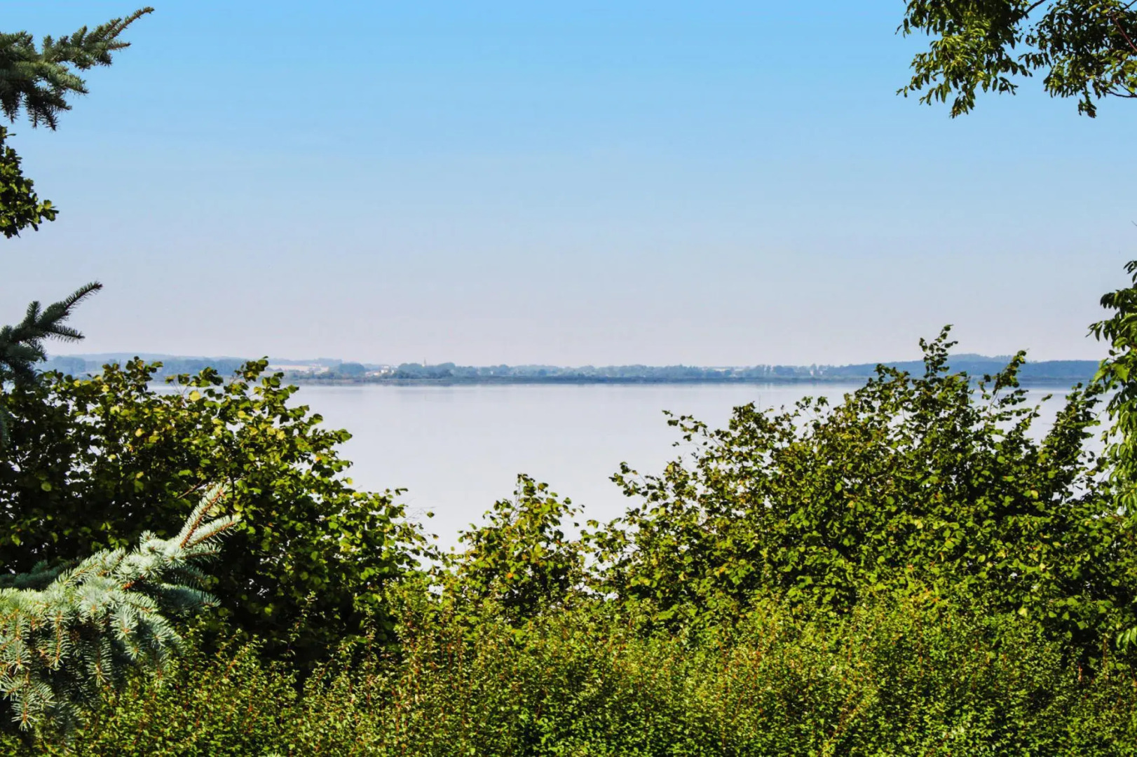 Row house lake view, Sommersdorf
