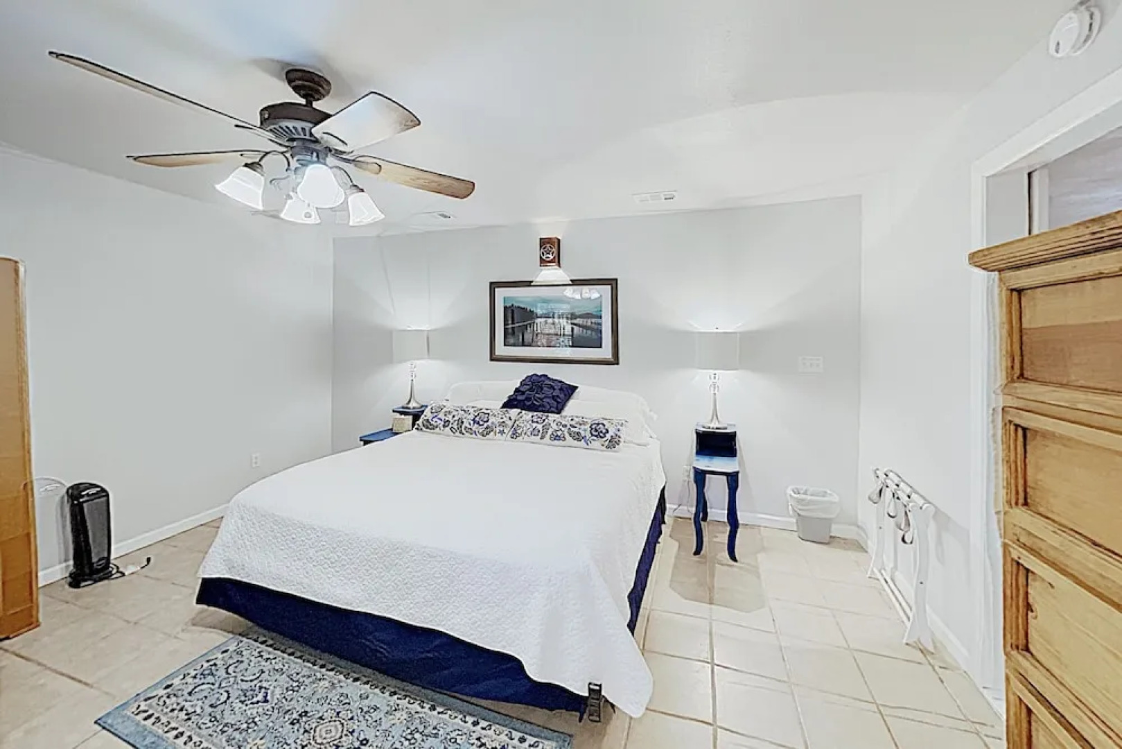 Lakefront Oasis W/ Private Dock & 23 Boat Slip 3 Bedroom Home